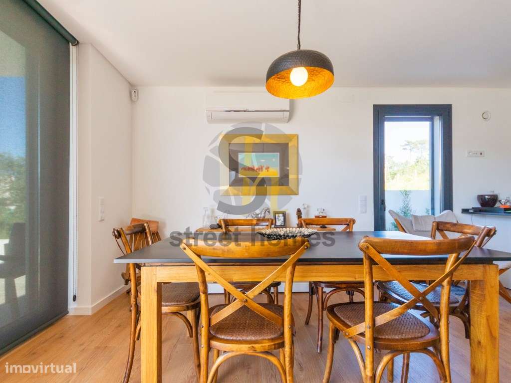 Exclusividade e Design: Moradia Contemporânea com Piscina no Coraçã...-9