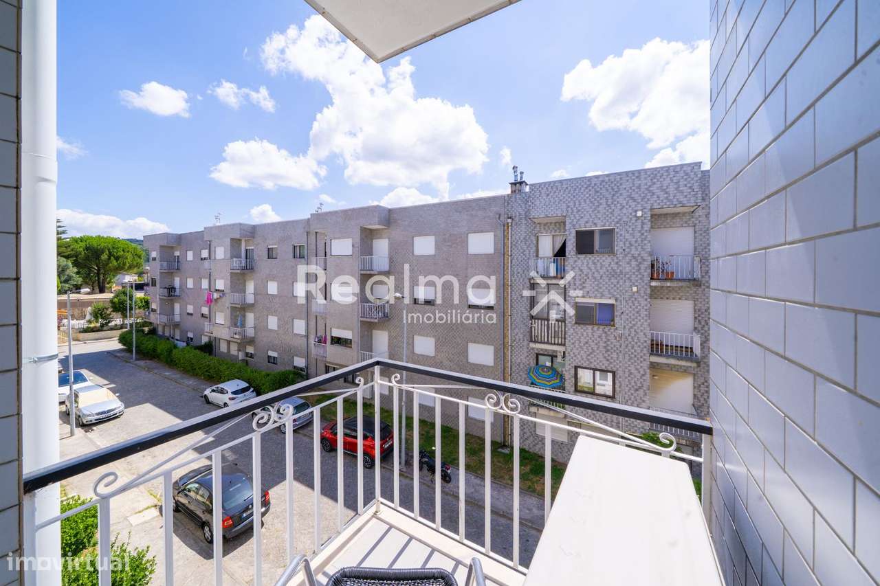 Apartamento T3 Areal- Totalmente Renovado-27