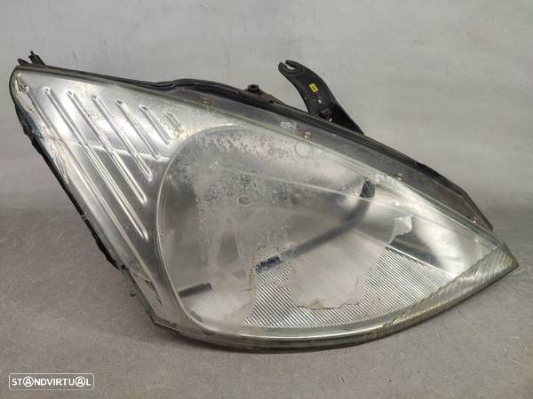 Optica Farol Direita Drt Ford Focus (Daw, Dbw) - 1