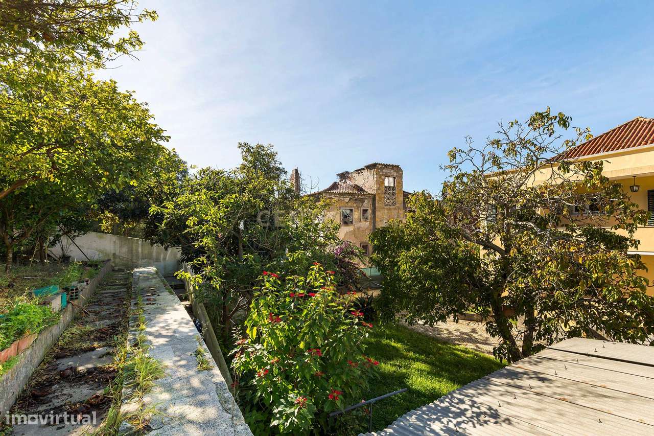 Charmosa Moradia em Alvalade para venda-12