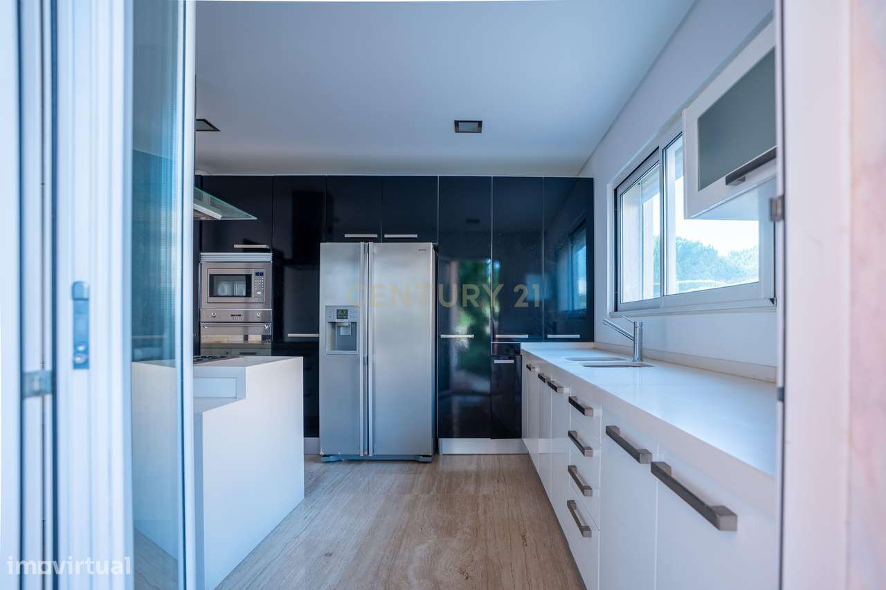 Moradia T4 com Piscina Privativa | Bicesse, Cascais-26