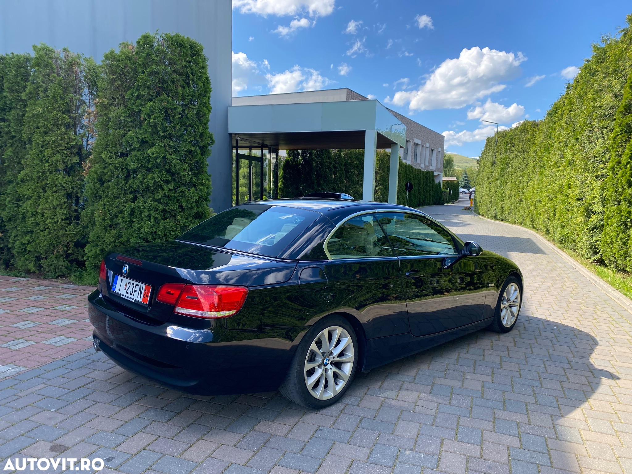 BMW Seria 3 320d DPF Cabrio Aut. - 4