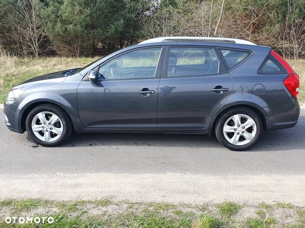 Kia Ceed - 8