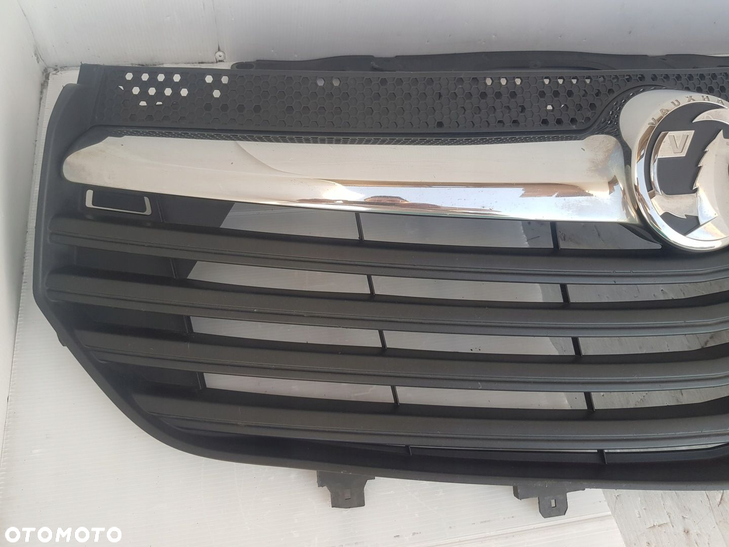 OPEL VIVARO B PRZEDNI GRILL ATRAPA ORYGINAŁ 214B37781R - 2