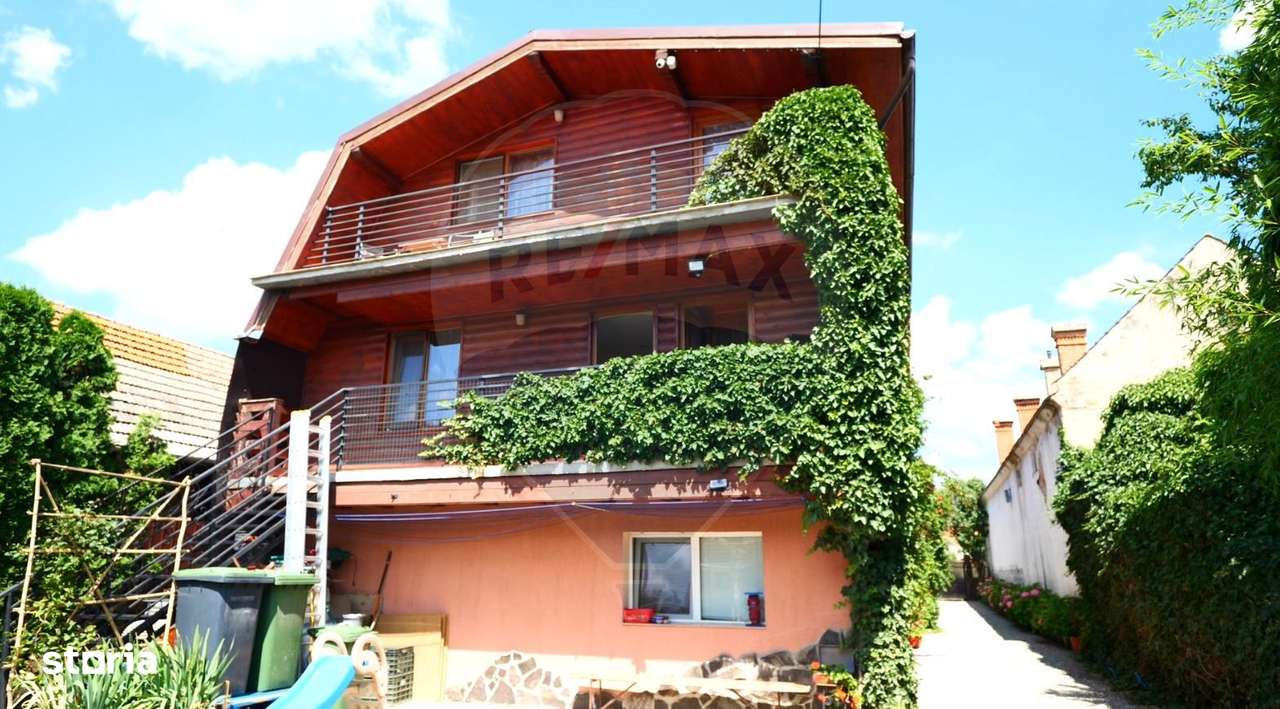 Propietate cu potential de investitie | Pensiune - Imagine principală: 1/20