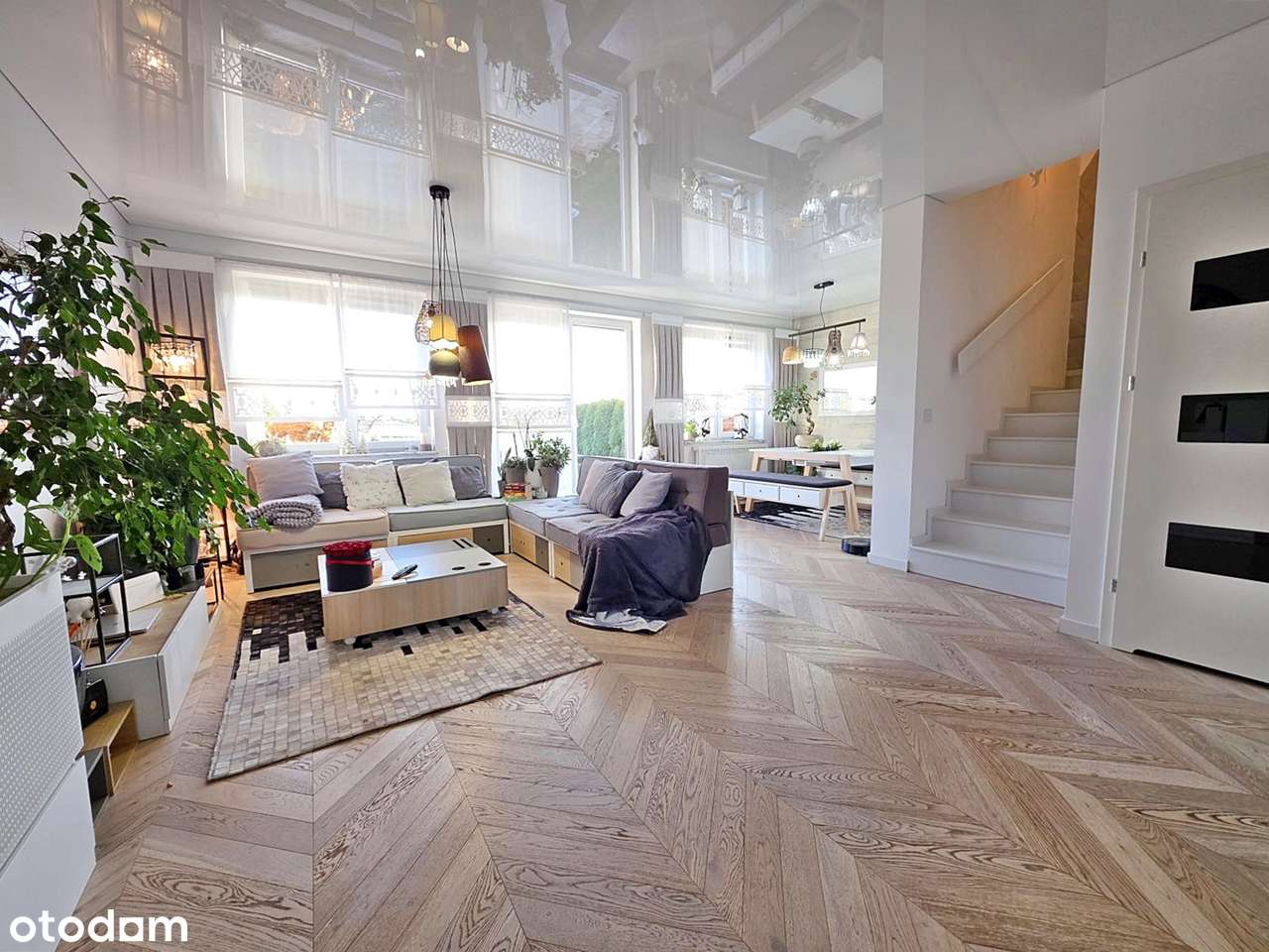 Elegancki, doskonale zaprojektowany dom z 4 sypialniami i garażem - Pełny obrazek: 2/20