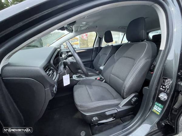 Ford Focus 1.5 TDCi EcoBlue Titanium - 22