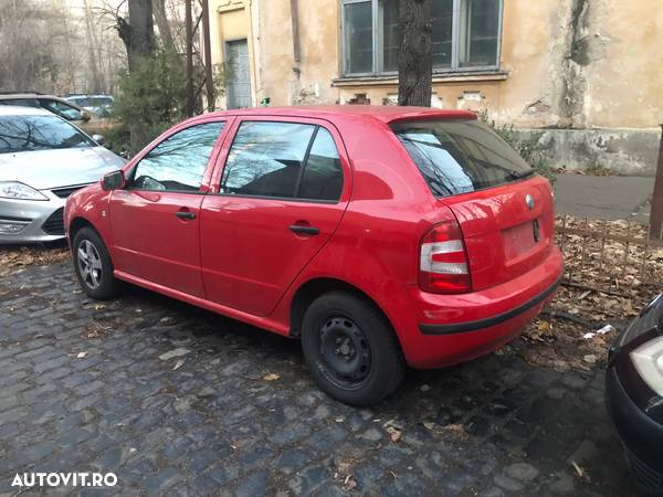 Dezmembrez Skoda Fabia 1 facelift 1.2 benzina rosu - 2