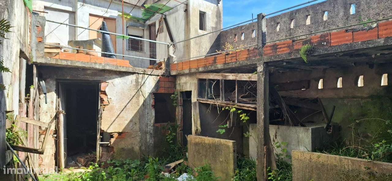 Moradia  para remodelação com Elevado Potencial em Anagueis-7