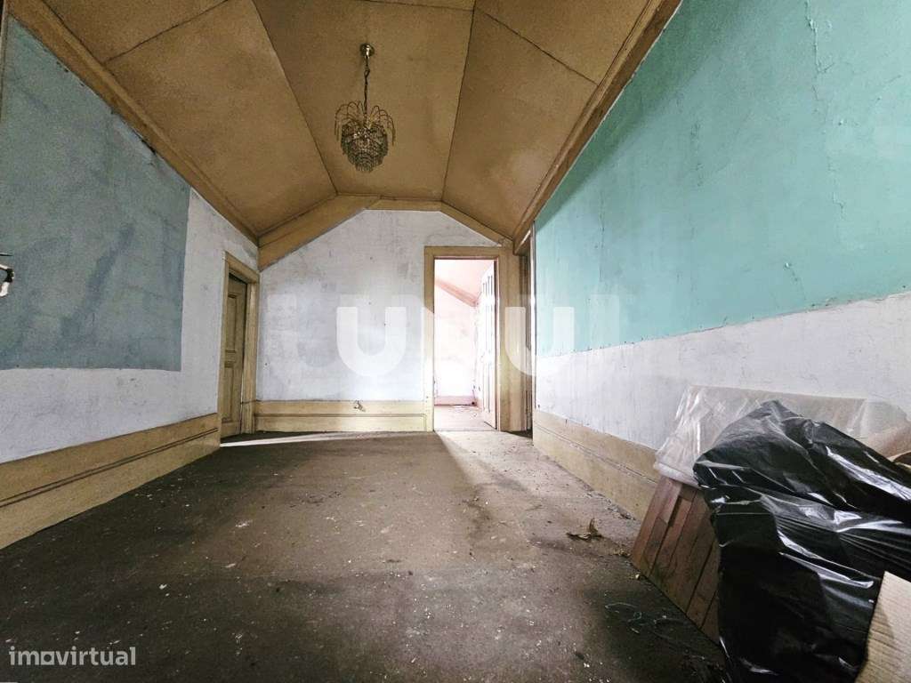 Moradia T5 - Pleno Centro Histórico de Viseu-17