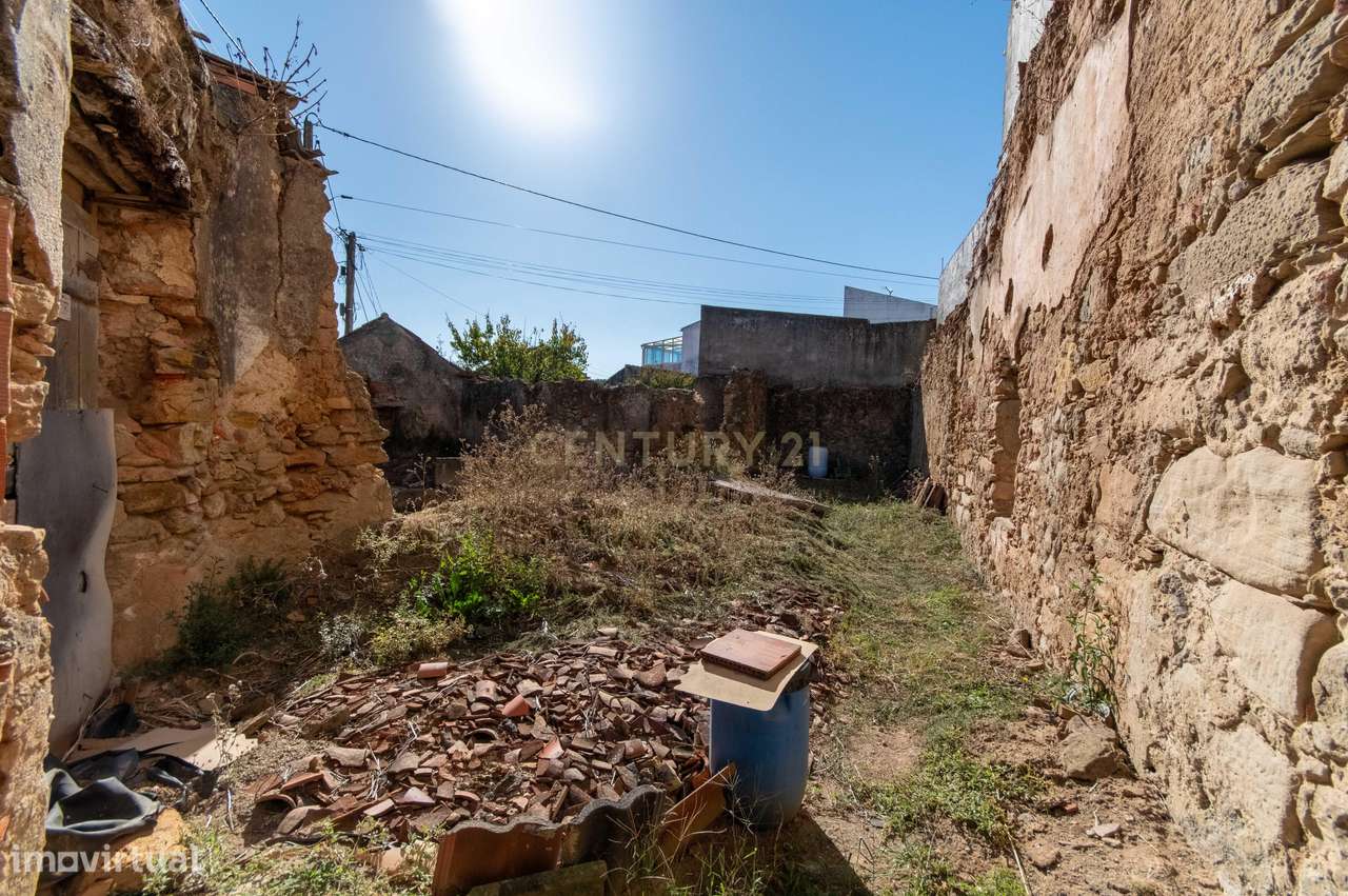 Prédio Urbano em Ruína em Labrugeira - Grande imagem: 4/33