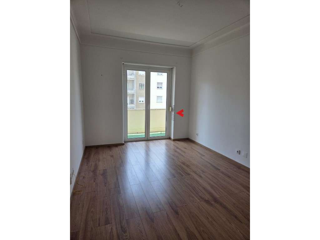 Apartamento T4 na Av Roma - Alvalade-3