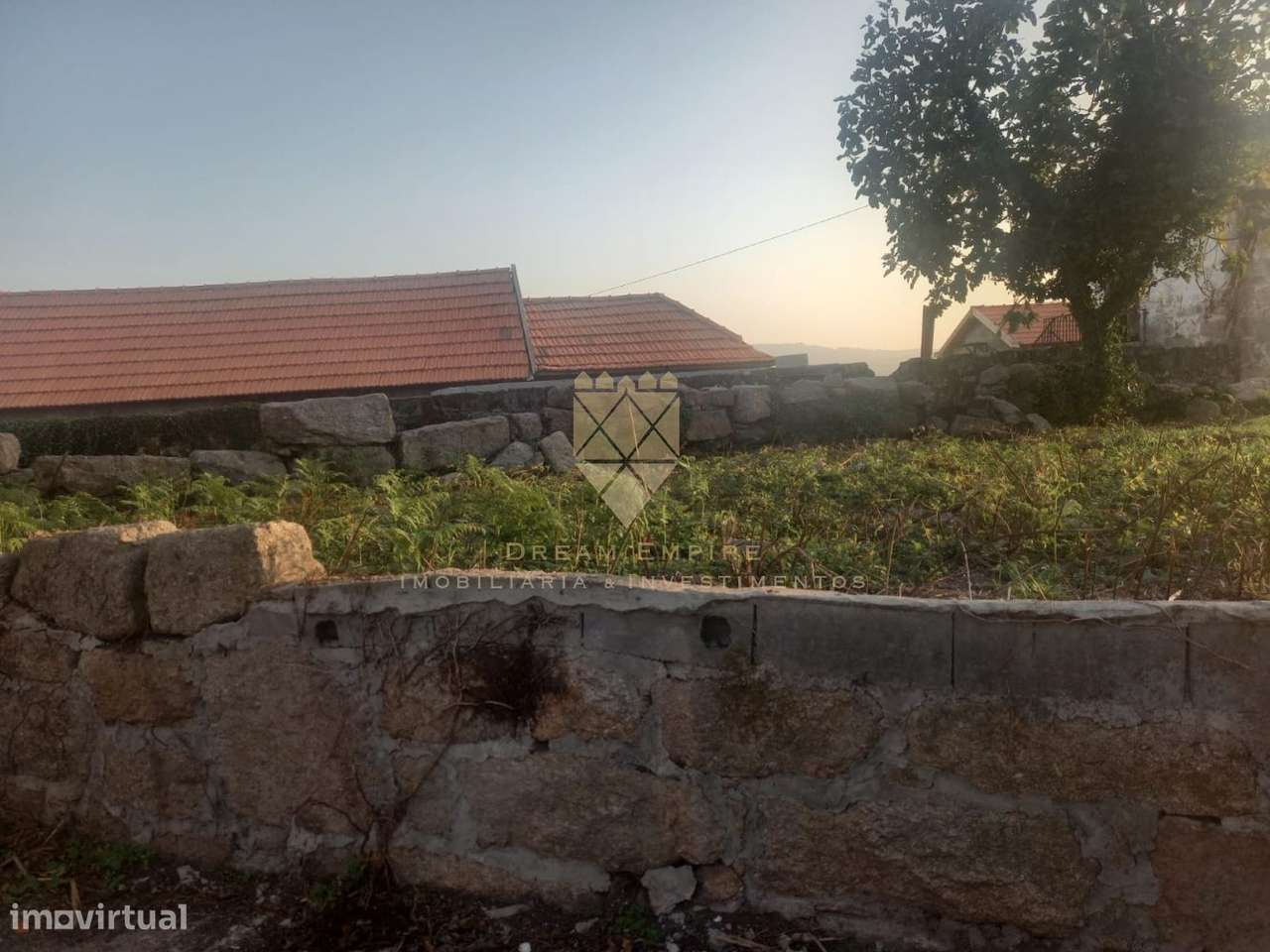 Terreno com casas para recuperar em Guilhufe e Urrô – Penafiel - Grande imagem: 5/6