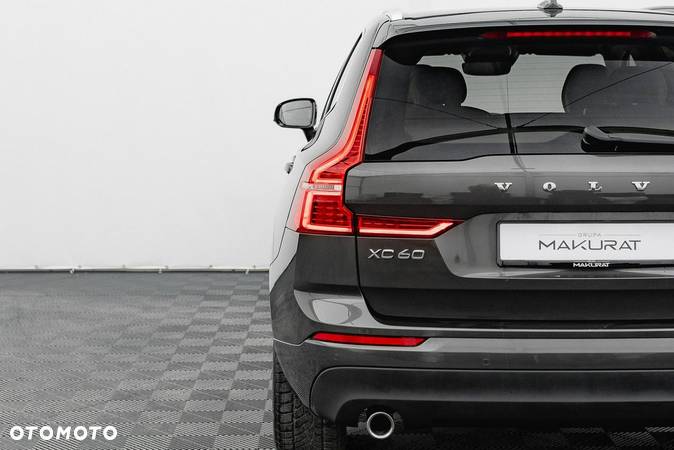 Volvo XC 60 T4 Momentum Pro - 11