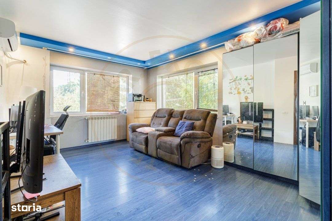 Casa cu curte | Potential pentru rezidenta sau afacere| Aparatorii Pat - Imagine principală: 5/16