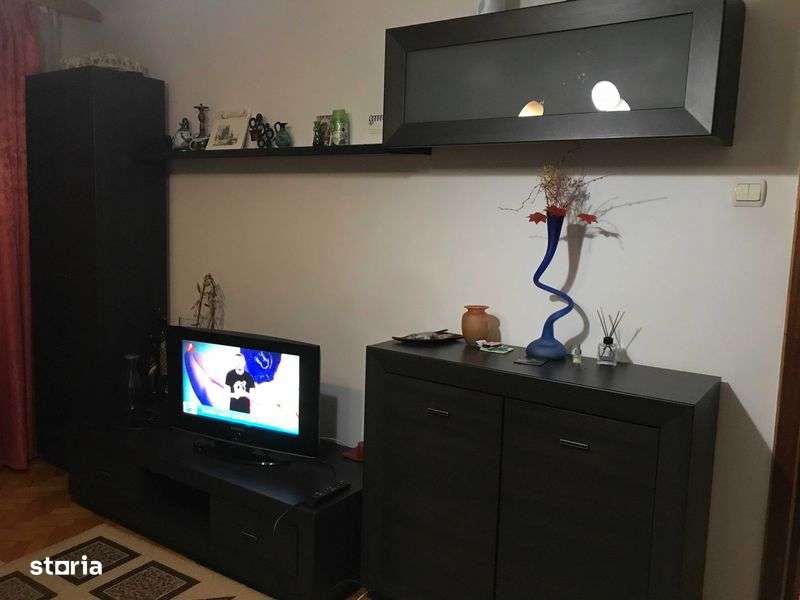 Particular-Inch apartament 3 cam, 2 bai – Rovine, G-uri, etaj 1, decom - Imagine principală: 4/8