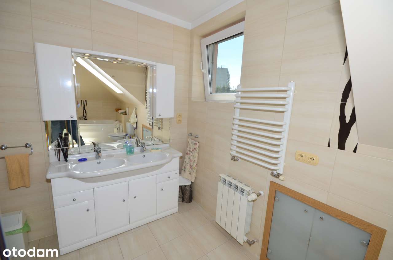 Budynek mieszkalny z częścią usługową.-9