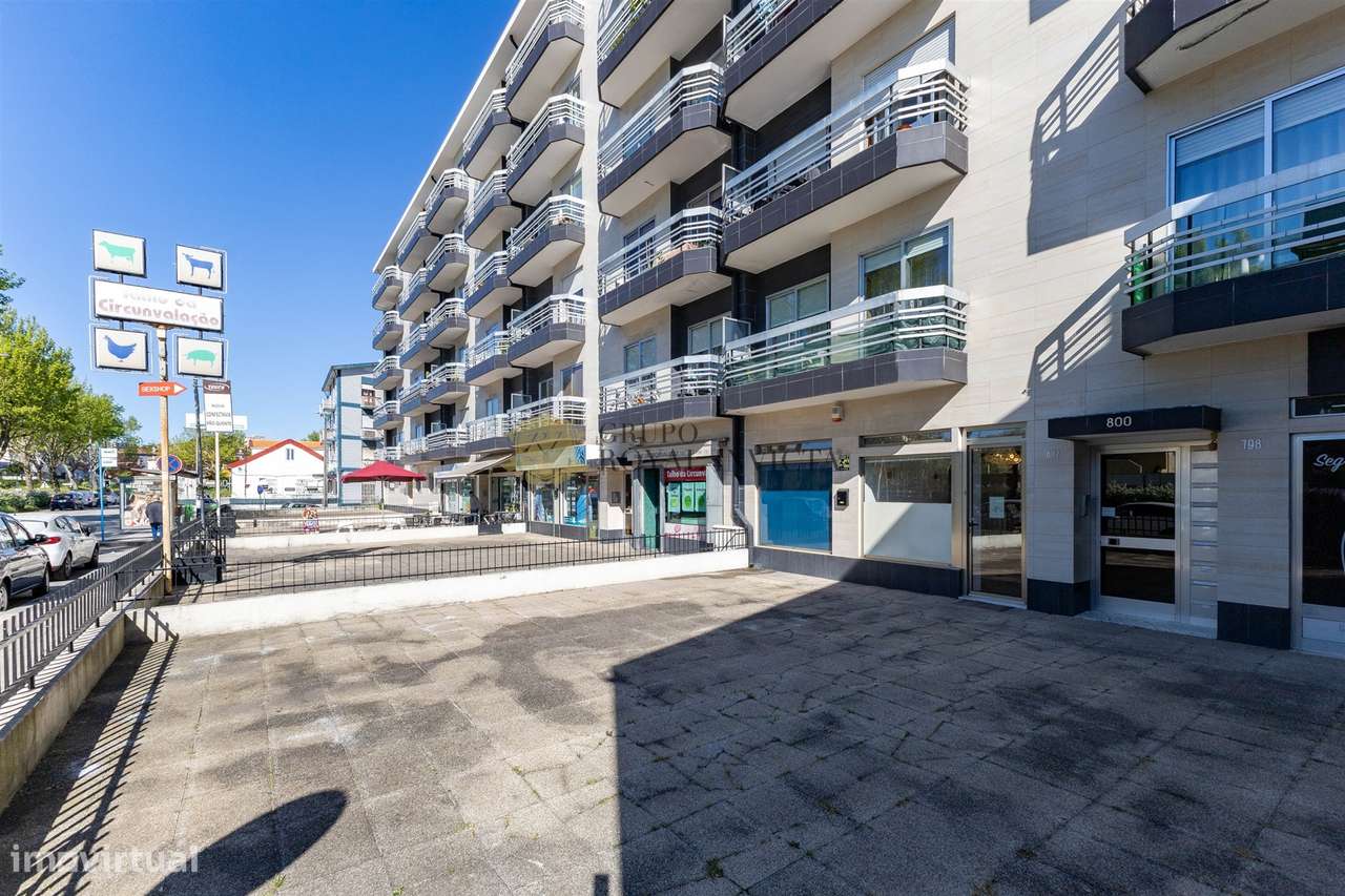 Espaço Comercial com Potencial de Conversão em Habitação – Circunvalaç - Grande imagem: 3/25