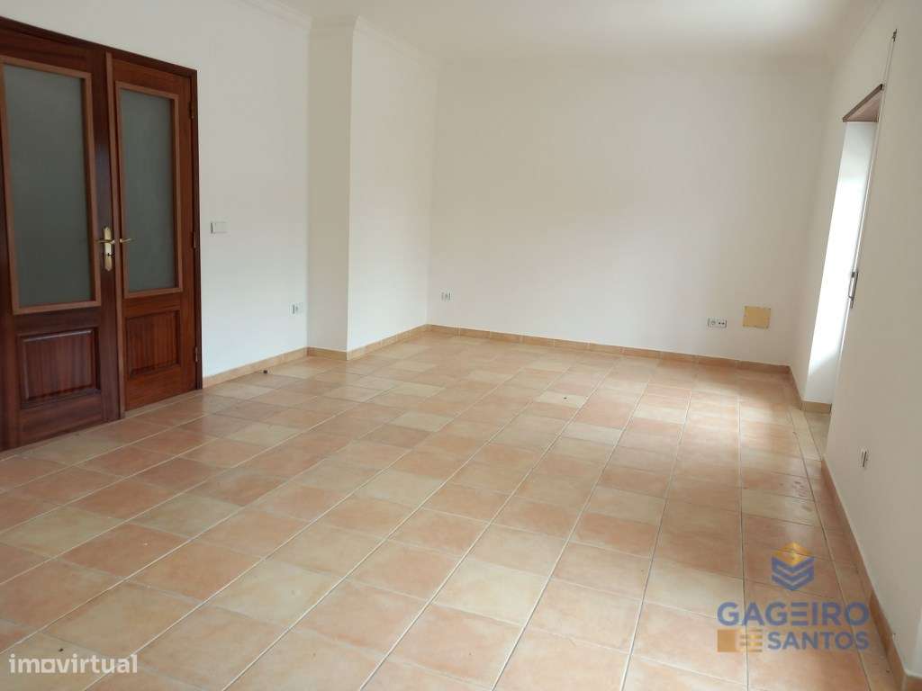 Apartamento T2, com garagem, para Arrendamento - Grande imagem: 5/23