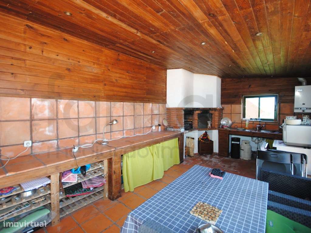 Moradia T5 em Lote Urbano de 5.135m2-18