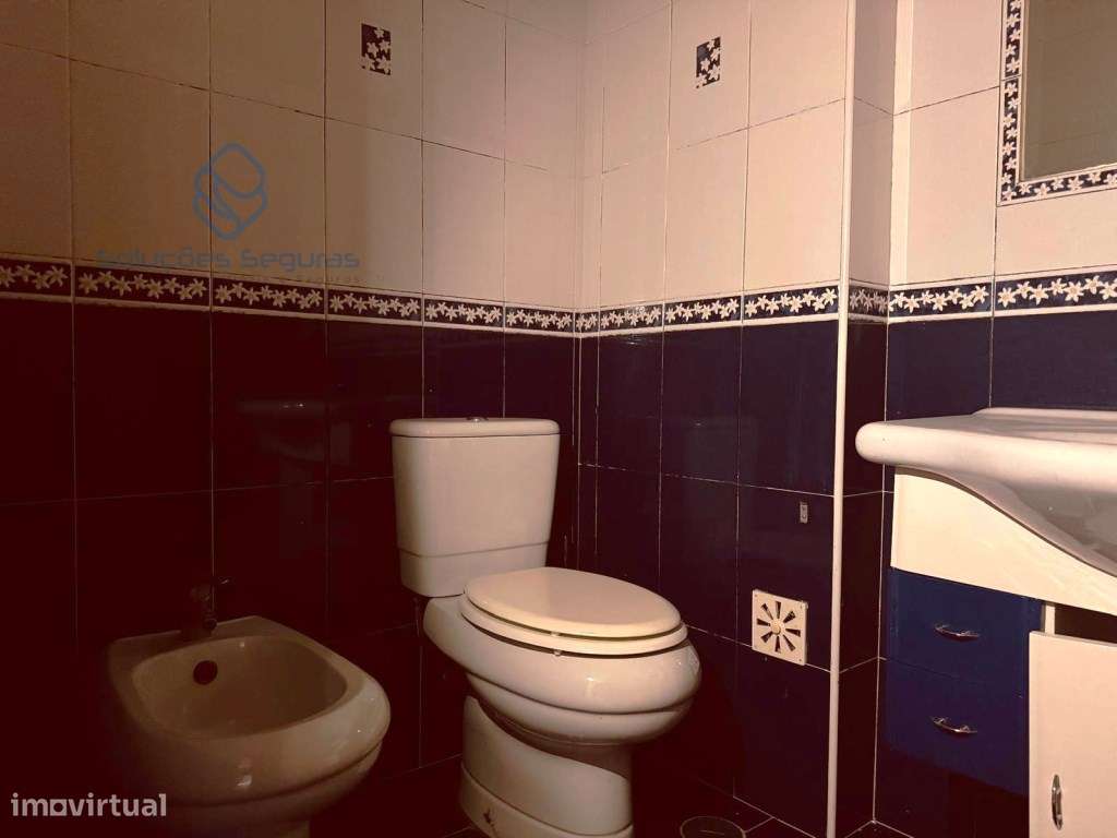 Apartamento T2 | Arrecadação | Centro Moita 3º andar-6
