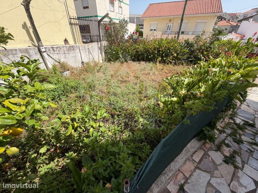 MORADIA T3 COM ENORME POTENCIAL | BAIRRO DA FRATERNIDADE-4