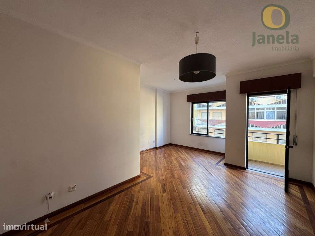 Apartamento T0 com Excelente Área no Centro de Faro - Ideal para Pr... - Grande imagem: 4/16