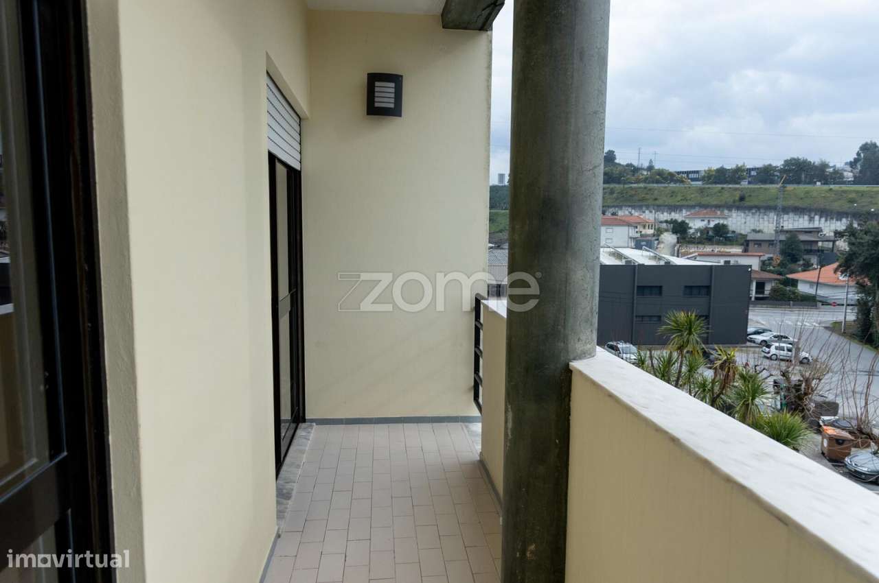 Apartamento T1 Renovado em Mesão Frio-8