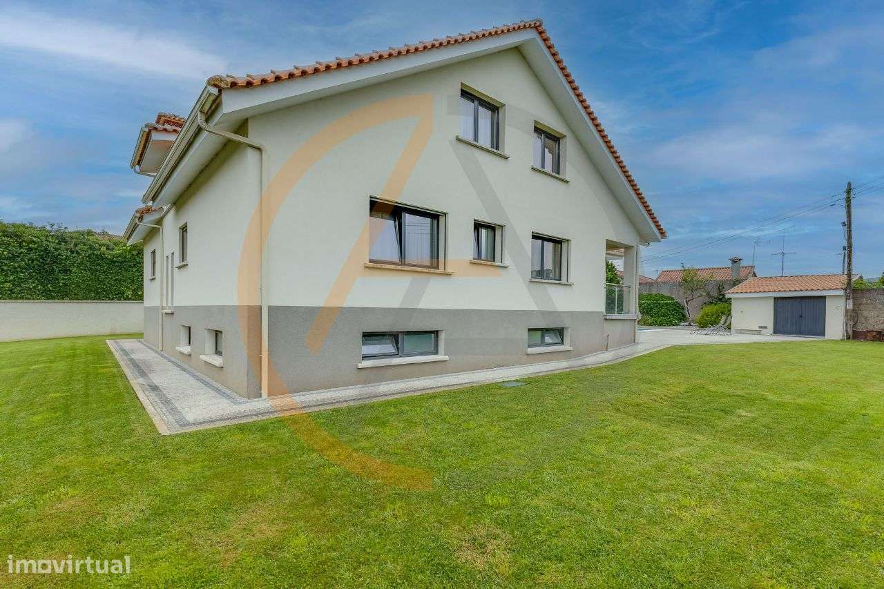 Moradia T6 c/ Piscina, amplo Espaço Exterior e Garagem | Vila do Conde-54