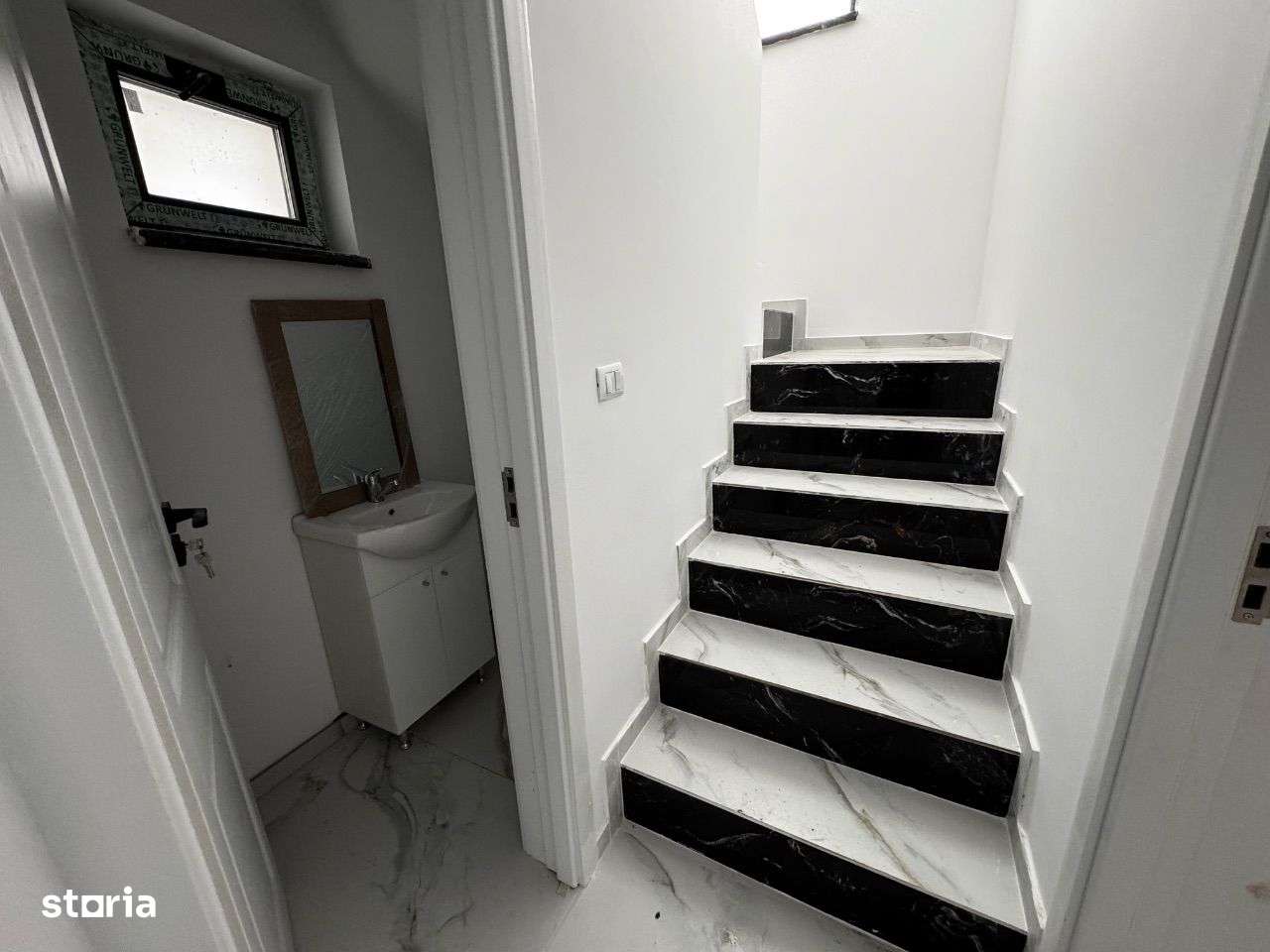 Casa Stil Duplex, Mioveni, Constructie 2024, 5 camere, A-uri - Imagine principală: 4/10