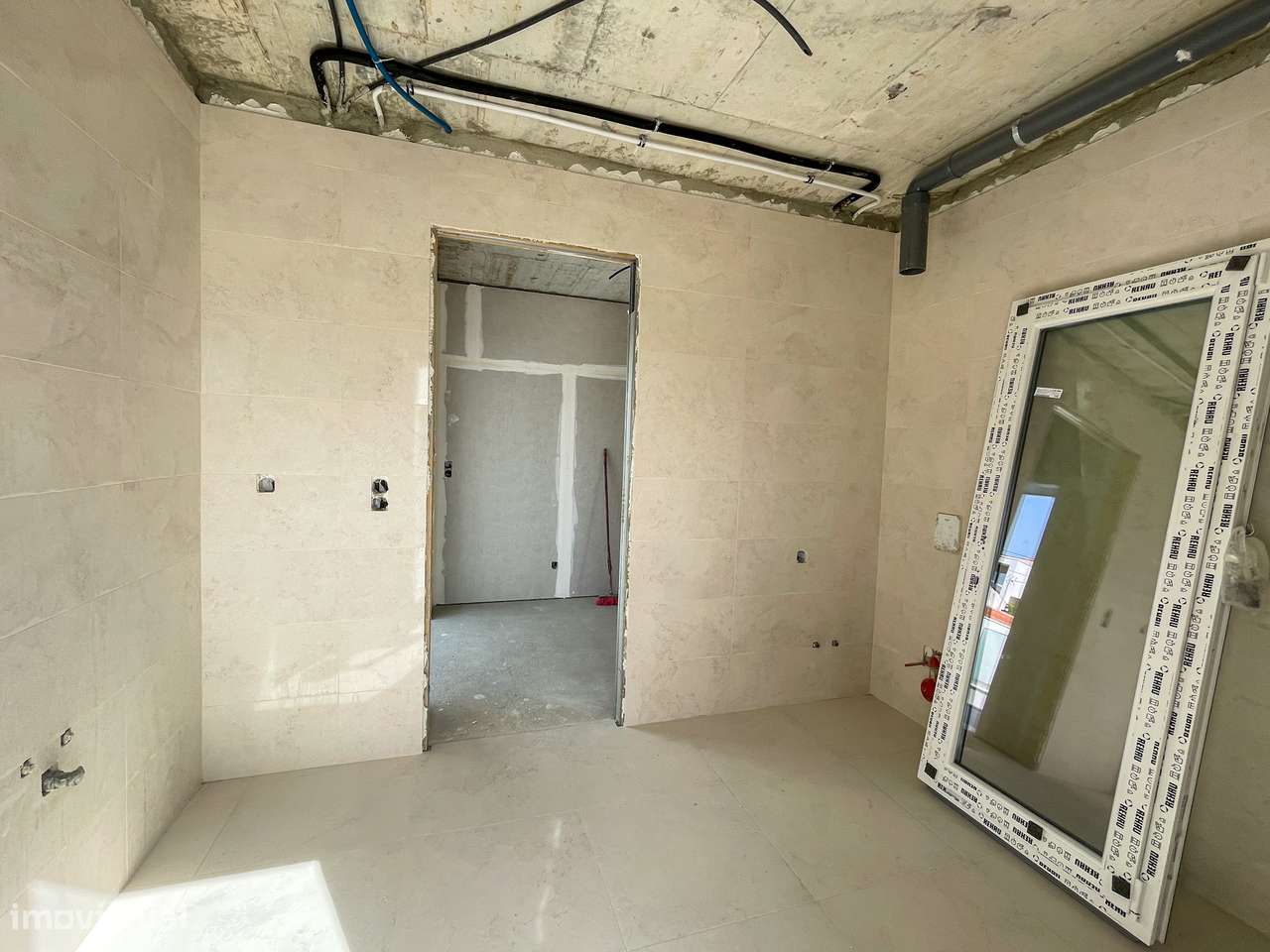 Moradia T4 com Piscina - Santa Iria de Azoia (Bairro da Salvação)-23