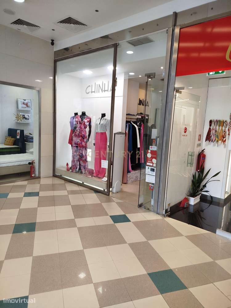 Loja em Carcavelos, Cascais - Excelente Oportunidade-3