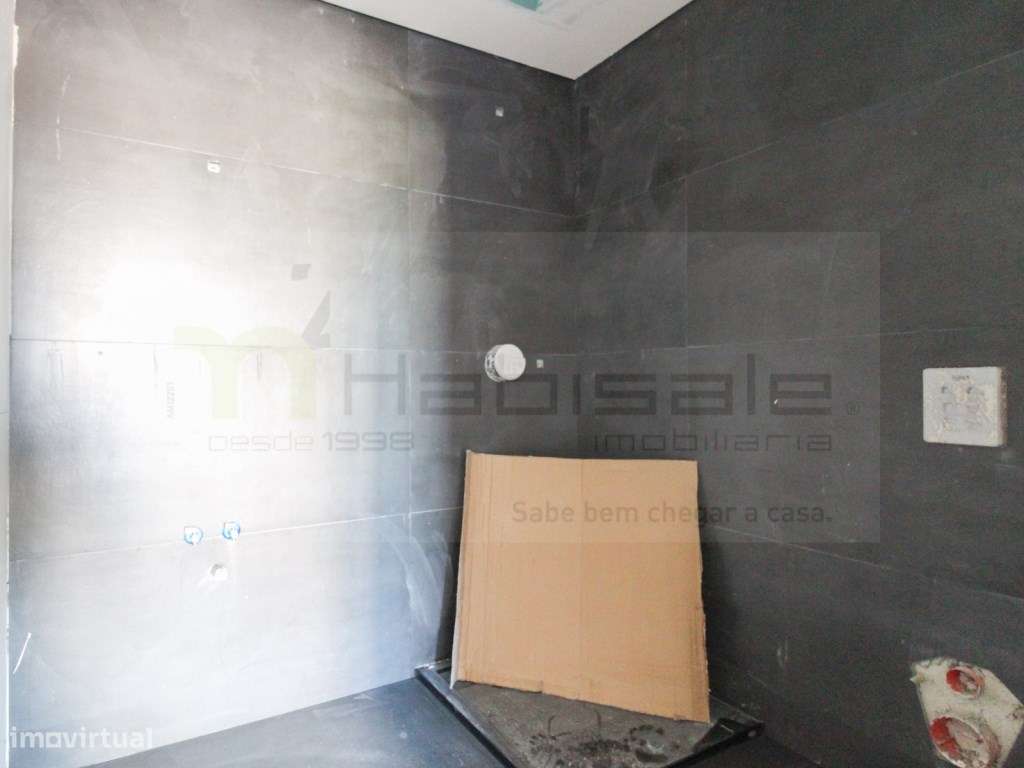 Apartamento T3 com garagem | Paradela, Santo António dos Cavaleiros-18