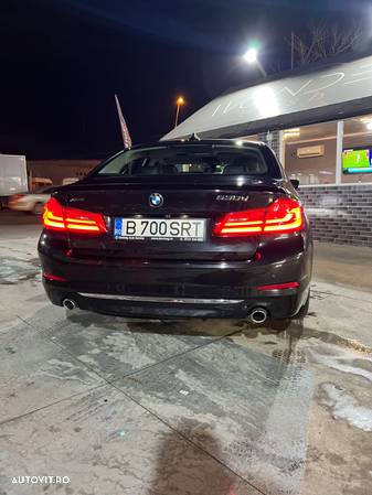 BMW Seria 5 530d xDrive Aut. Luxury Line - 31