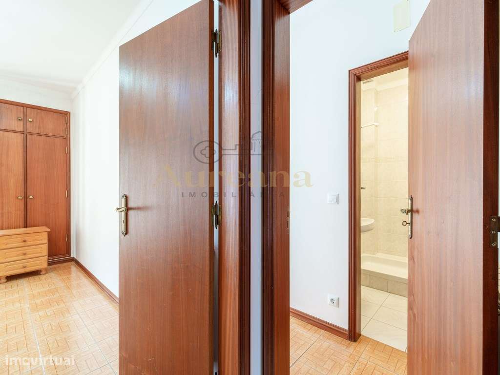 Apartamento T3 com elevador - Centro de Fátima-17