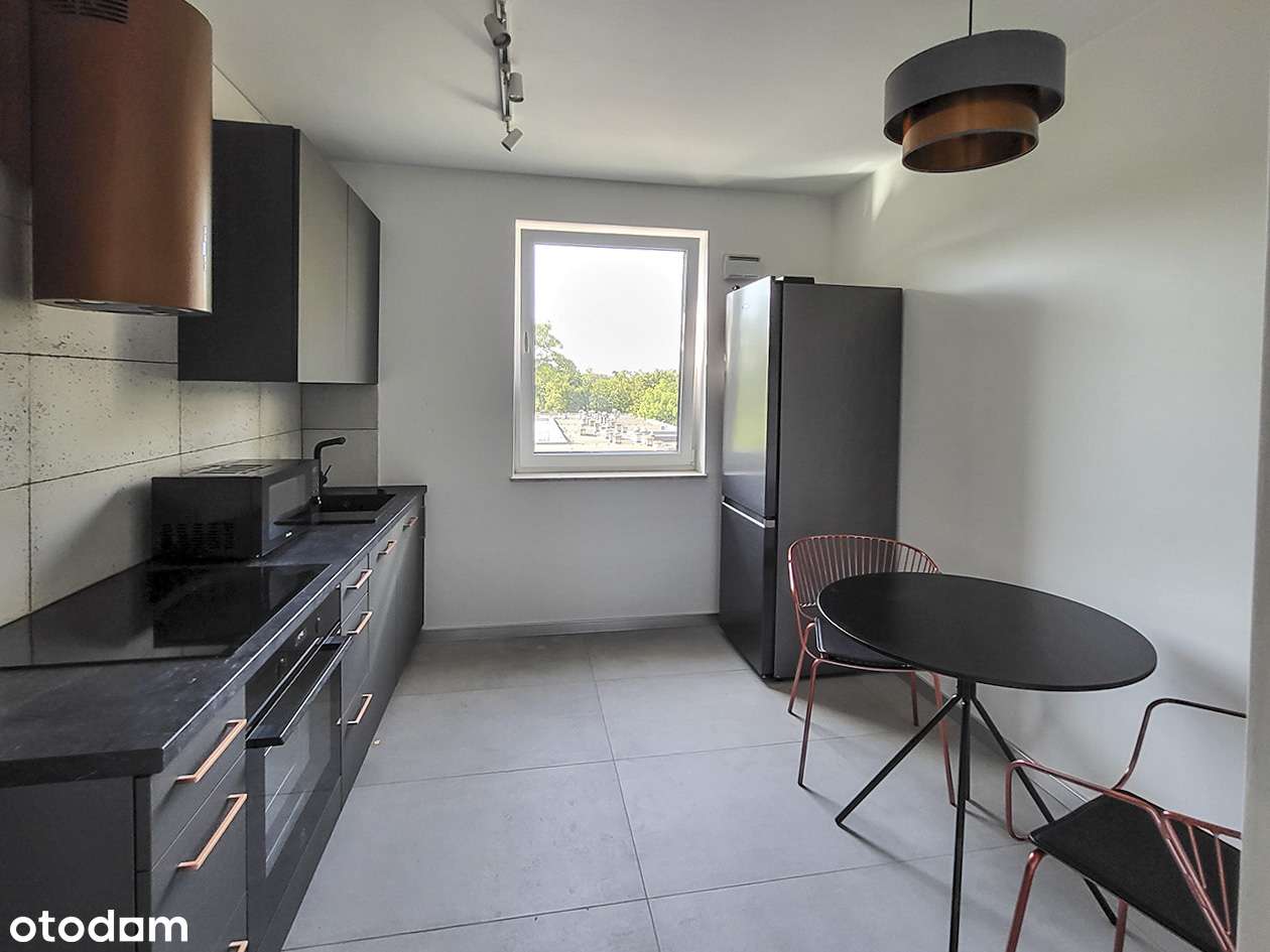 Dwupokojowe, z oddzielną kuchnią w apartamentowcu