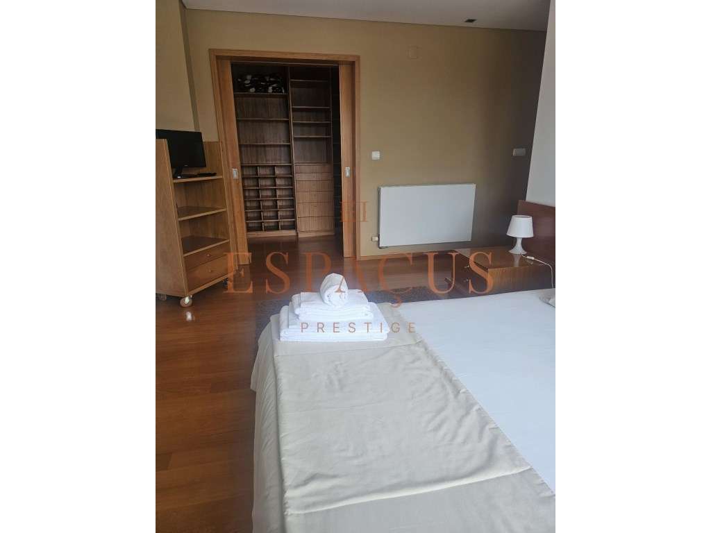 Moradia V4 com Vista Mar - Um Refúgio de Conforto e Elegância-47