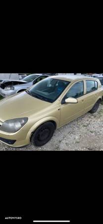 Dezmembrez Opel Astra H - 3