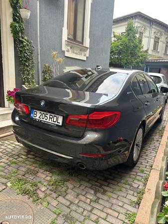 BMW Seria 5 530e Aut. Luxury Line - 2