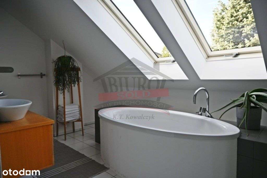 Chrząstowice - Przestronny dom z pięknym ogrodem-16