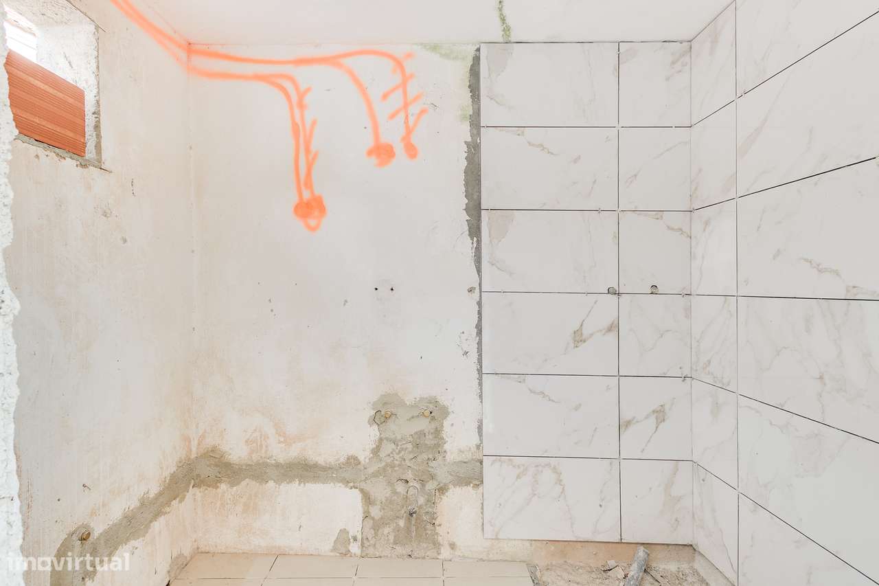 OPORTUNIDADE DE INVESTIMENTO | MORADIA T1 | ALDEIA GALEGA DA MERCENA - Grande imagem: 4/28