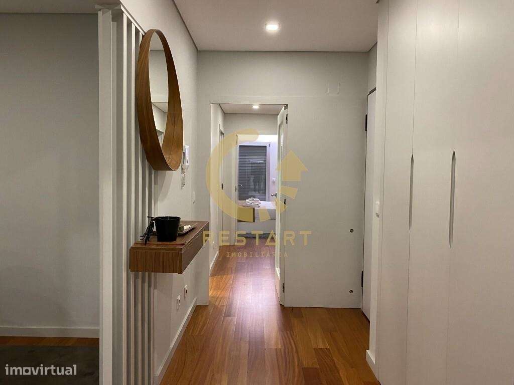 Apartamento T3 totalmente mobilado com vista Rio-10