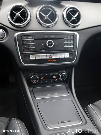 Mercedes-Benz GLA 200 7G-DCT Urban - 30