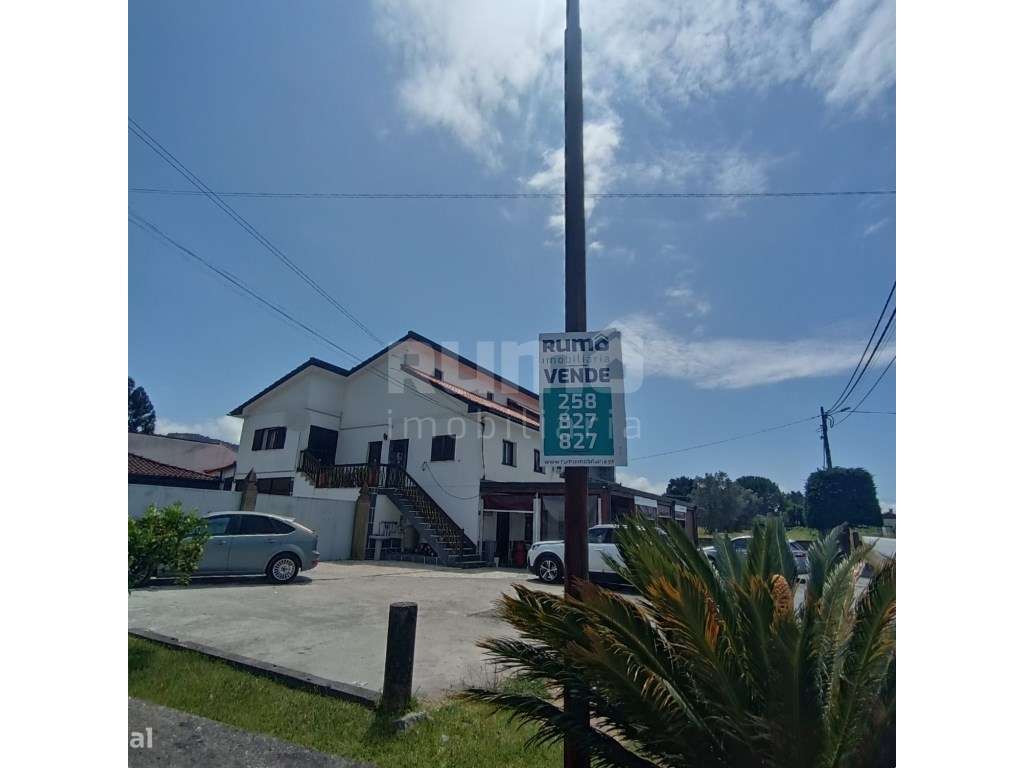 Prédio de Propriedade Total com Espaço Comercial e Moradia V4 - Grande imagem: 1/32