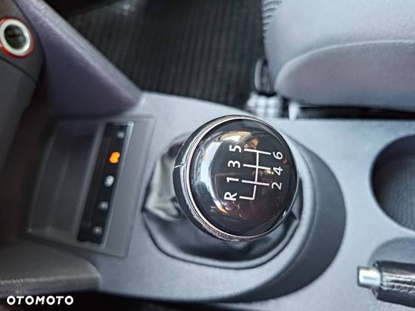 Volkswagen Touran 2.0 TDI DPF BlueMotion Technology Comfortline - 17