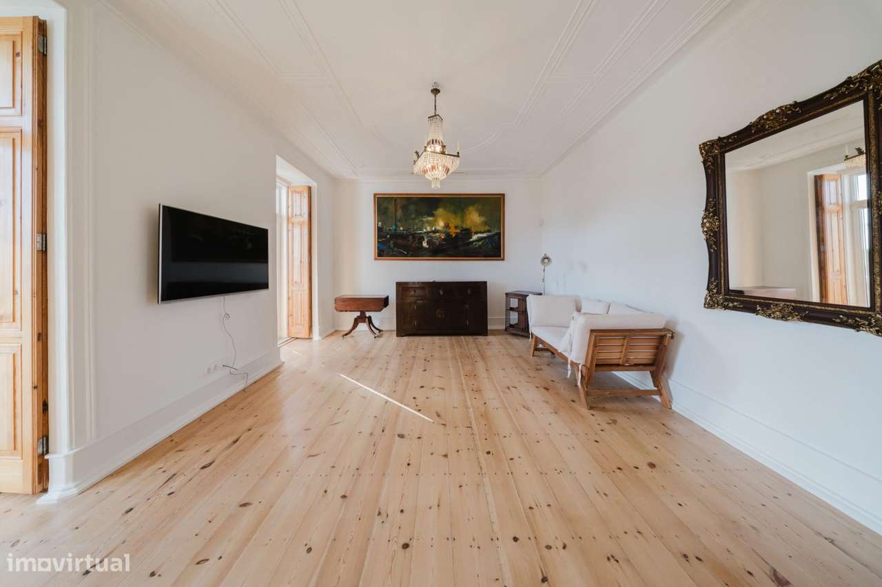 Apartamento T3 renovado junto à Avenida da Liberdade-3