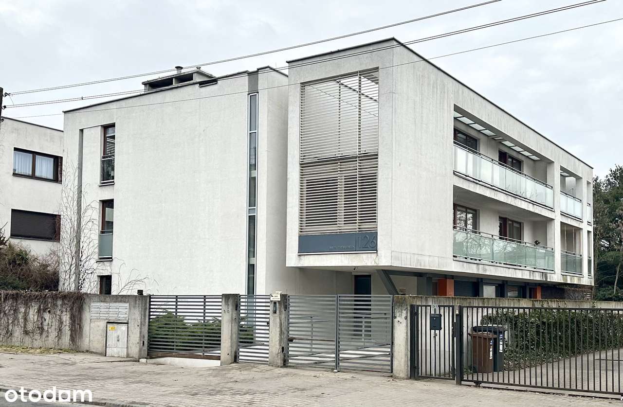 Mieszkanie z zadaszonym tarasem, klimatyzacją oraz miejscem postojowym-0