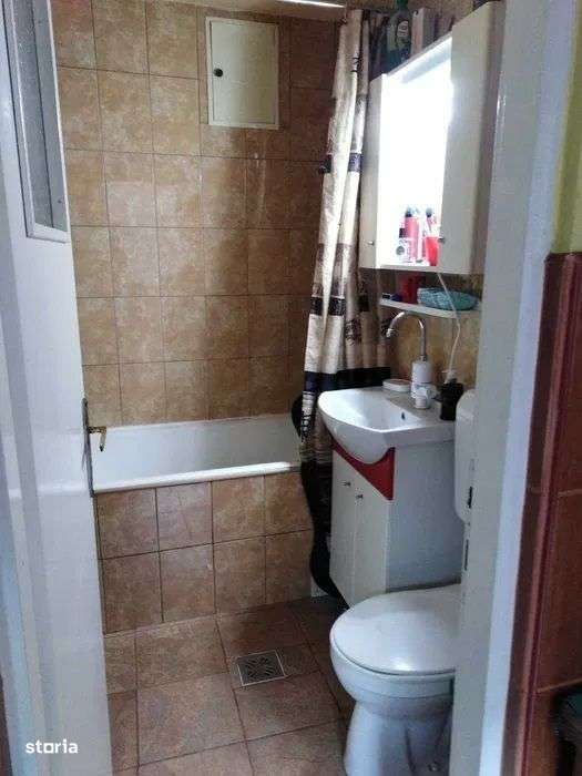 Semicentral - Vanzare casa 3 camere - Str. Predeal - Imagine principală: 5/8