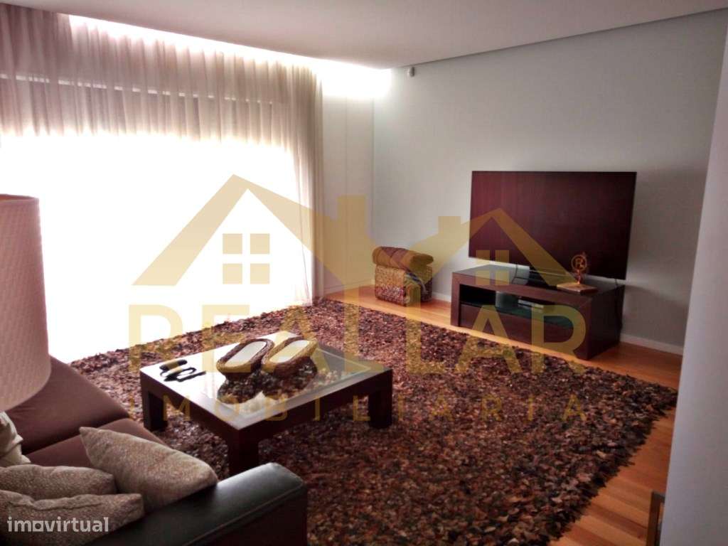 Magnifica Moradia V4 na Póvoa de Varzim - Grande imagem: 5/32