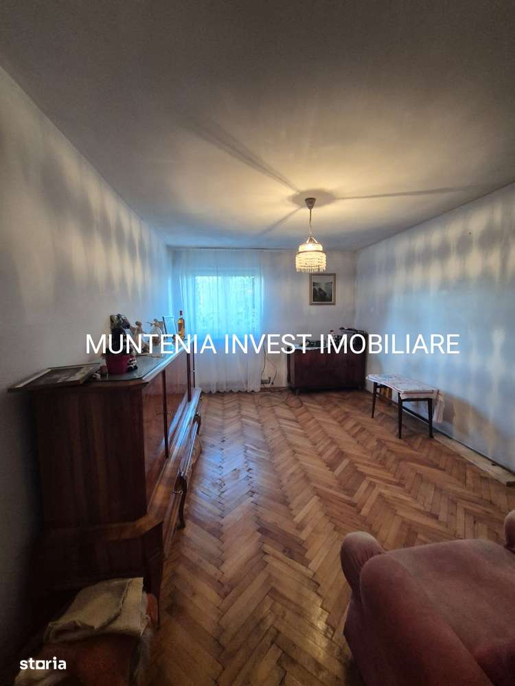 De vânzare casă parter + etaj, teren 2226 mp. Bascov - Imagine principală: 3/13